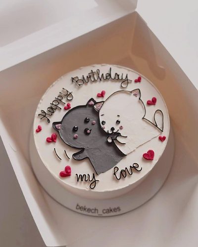 Бенто-торт з котиками і написом Happy birthday my love у коробці